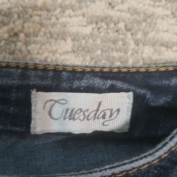Silver brand Tuesday boot 👢 cut jeans - Picture 7 of 10